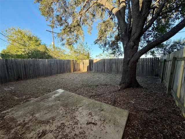 $1,350 | 1510 South Medina Street, Unit A, Lockhart, TX 78644