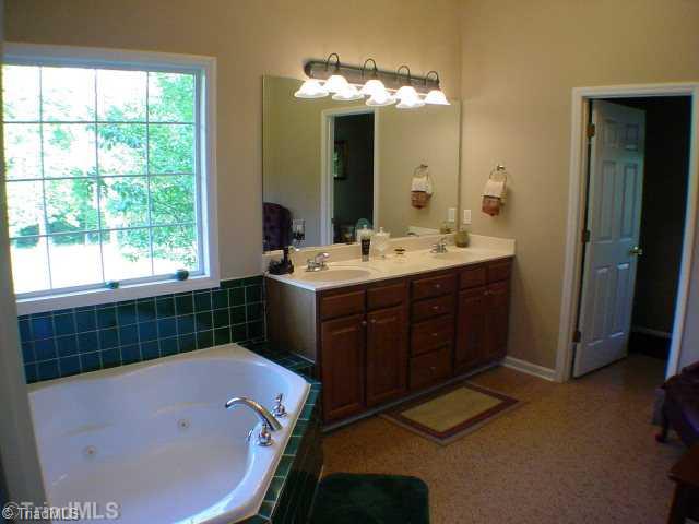 1841 Jerusalem Road Lexington, NC 27292 - Photo 14 of 16 Master Bath/Spa.
