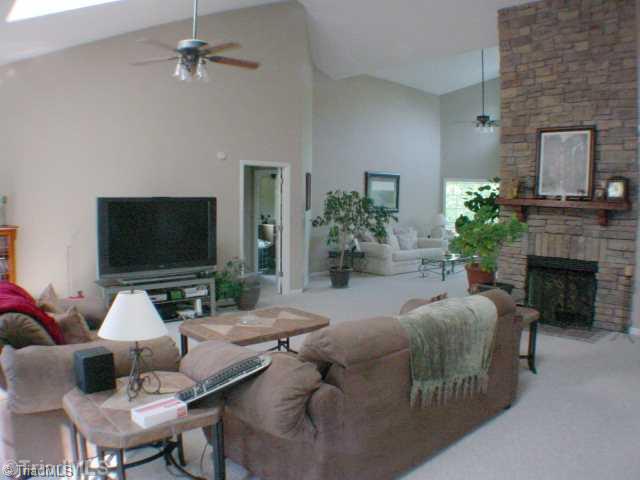 1841 Jerusalem Road Lexington, NC 27292 - Photo 6 of 16 Living Room.
