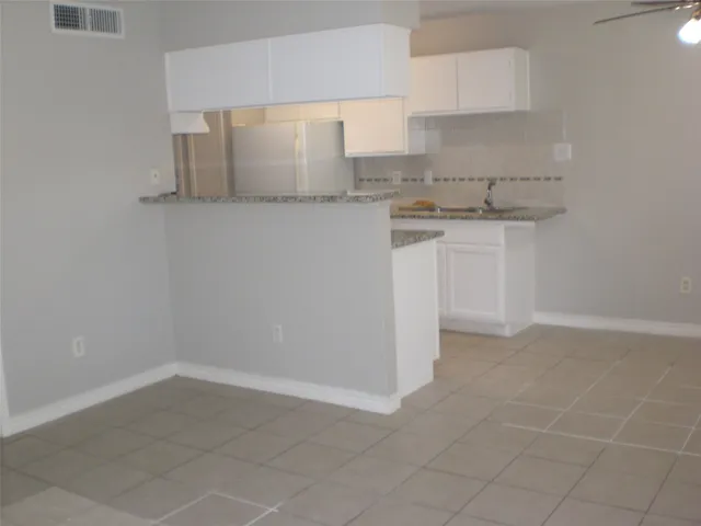 $1,000 | 12660 Ashford Point Drive, Unit 713, Houston, TX 77082