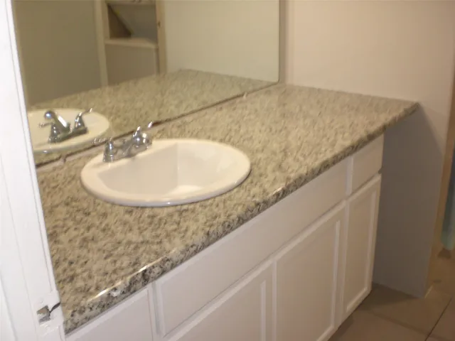 $1,000 | 12660 Ashford Point Drive, Unit 713, Houston, TX 77082