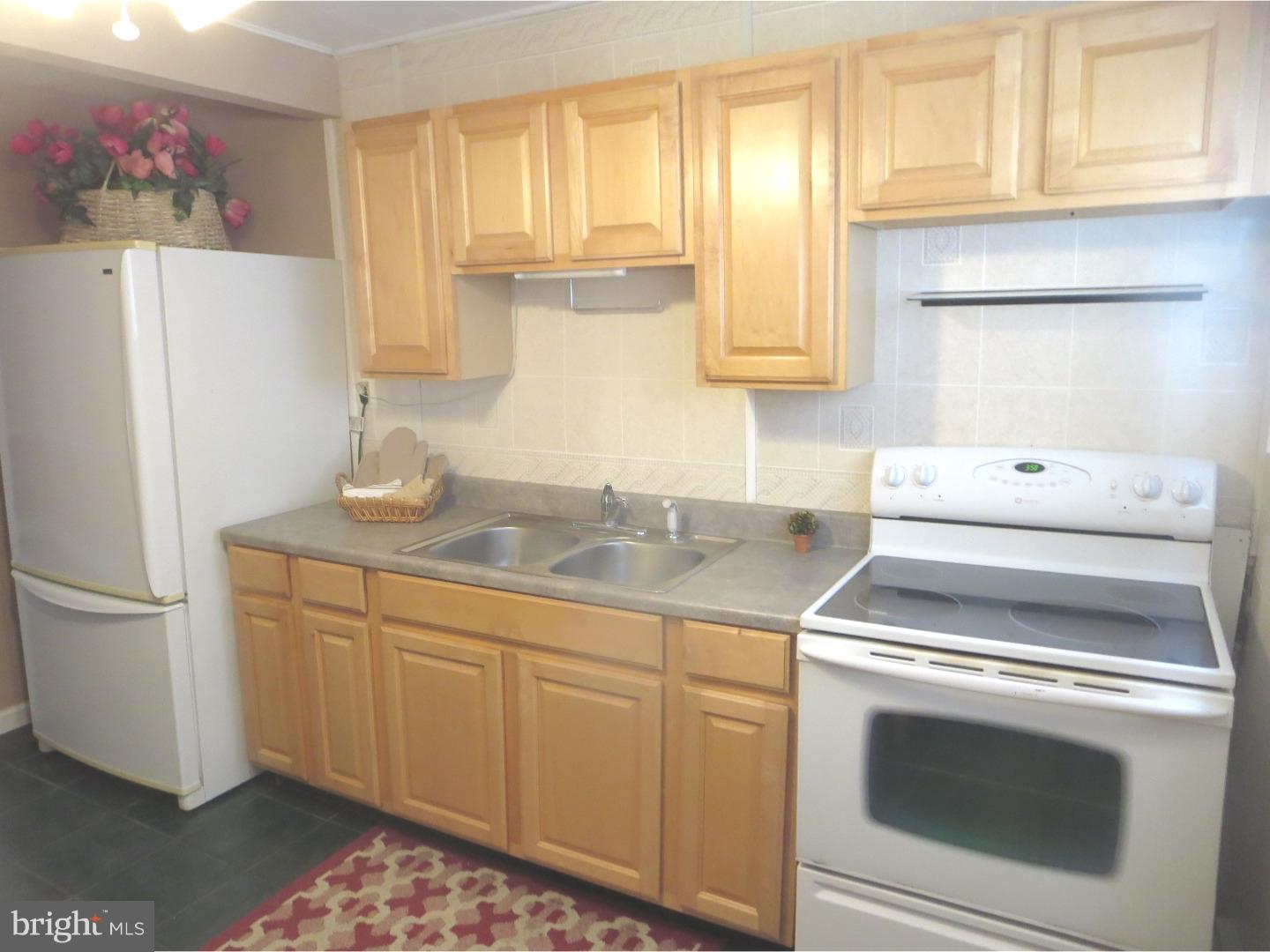 16 Wildflower Road Levittown, PA 19057 - Photo 7 of 23 Kitchen