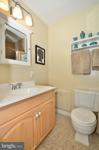 7200 Homestead Place Springfield, VA 22151 - Photo 13 of 25 Bath
