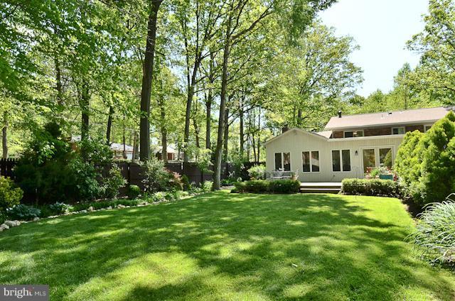 7200 Homestead Place Springfield, VA 22151 - Photo 19 of 25 Exterior (Rear)