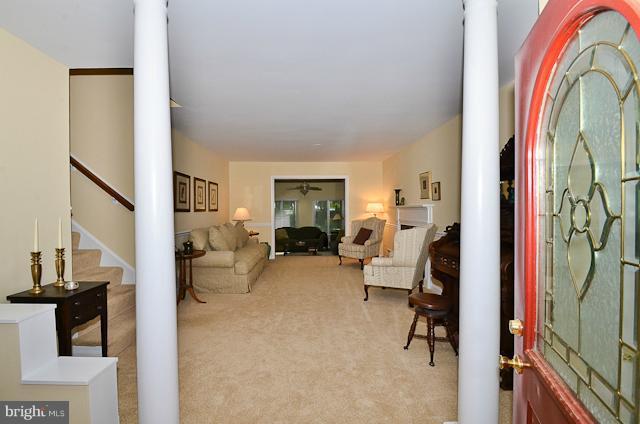 7200 Homestead Place Springfield, VA 22151 - Photo 20 of 25 Living Room