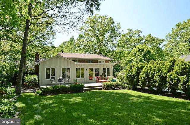 7200 Homestead Place Springfield, VA 22151 - Photo 6 of 25 Exterior (Rear)