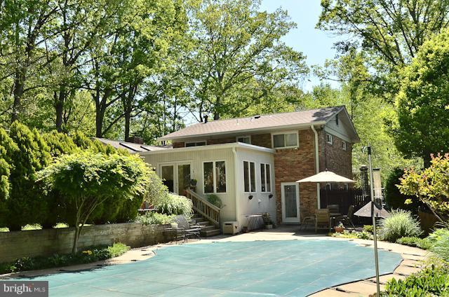 7200 Homestead Place Springfield, VA 22151 - Photo 7 of 25 Exterior (General)