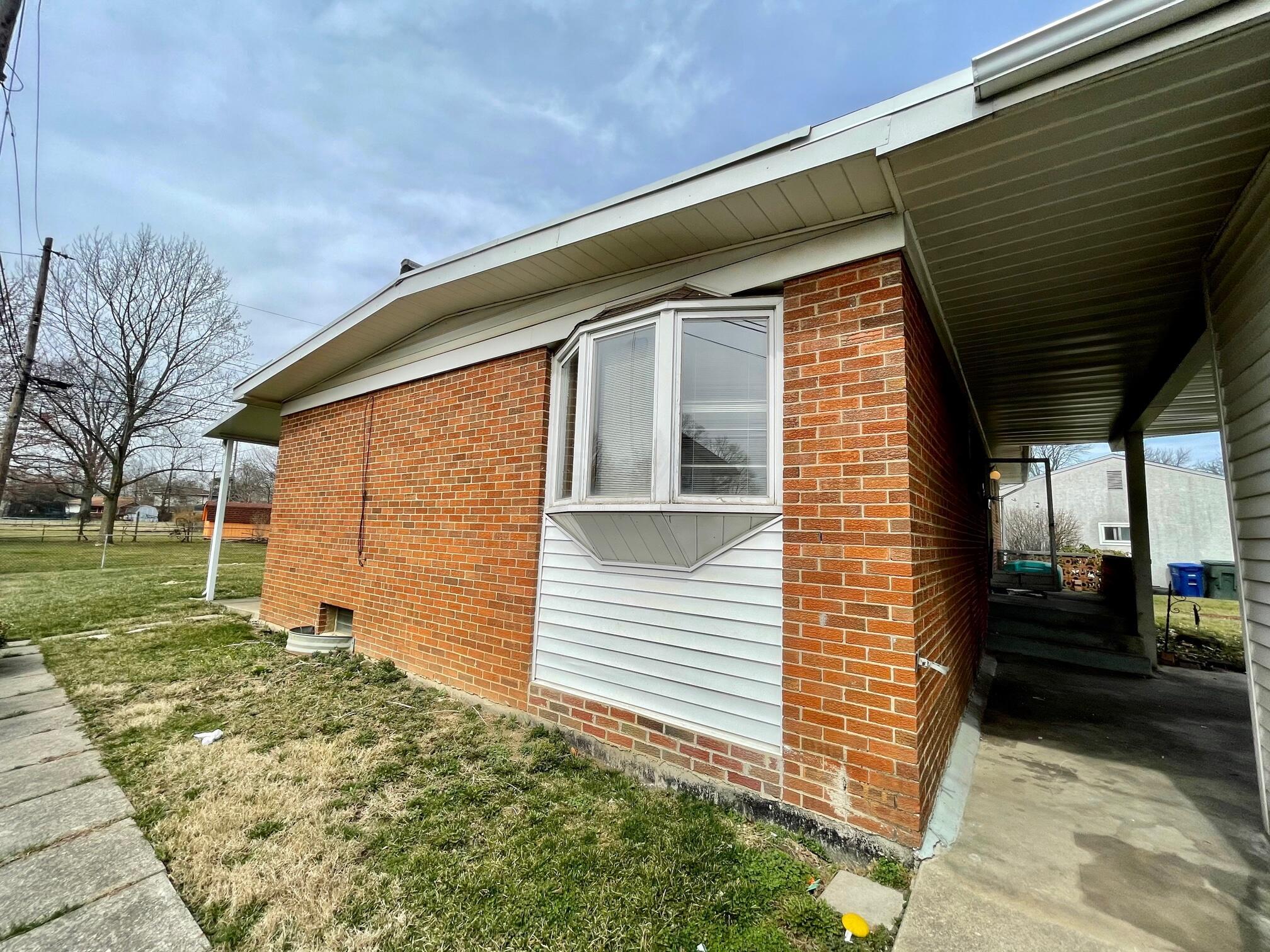 1719 Woodcrest Road Columbus, OH 43232 - Photo 15 of 17 IMG_0771