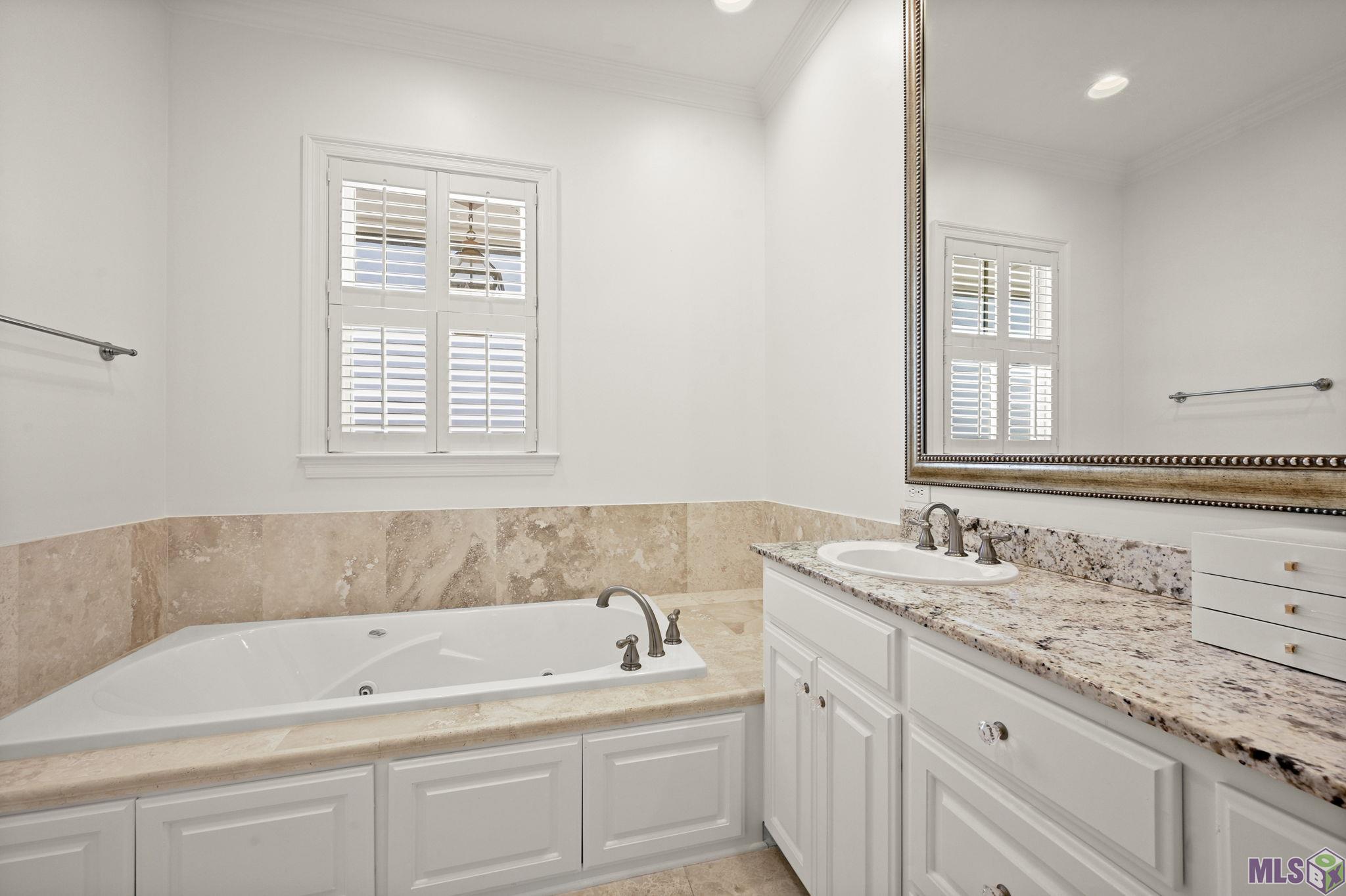 11534 Settlement Boulevard Baton Rouge, LA 70810 - Photo 11 of 19 Primary Bathroom