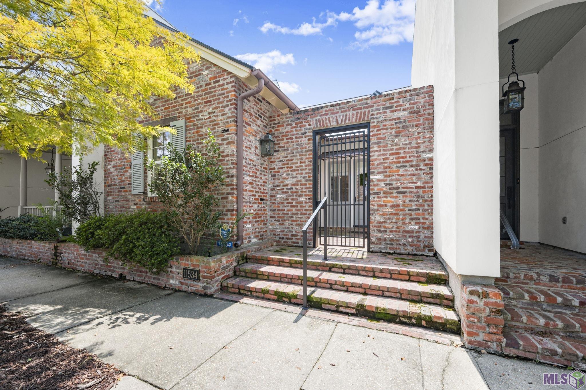 11534 Settlement Boulevard Baton Rouge, LA 70810 - Photo 18 of 19 Front View