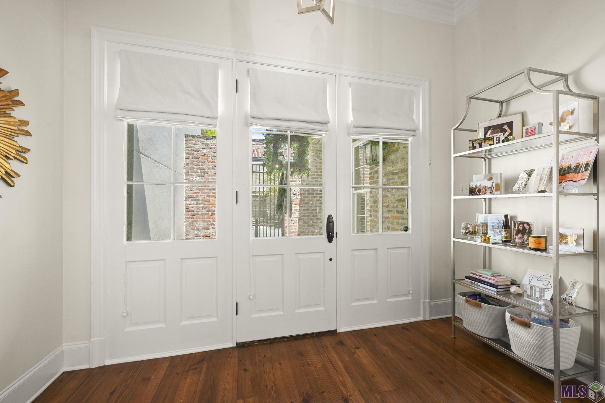 11534 Settlement Boulevard Baton Rouge, LA 70810 - Photo 2 of 19 Foyer