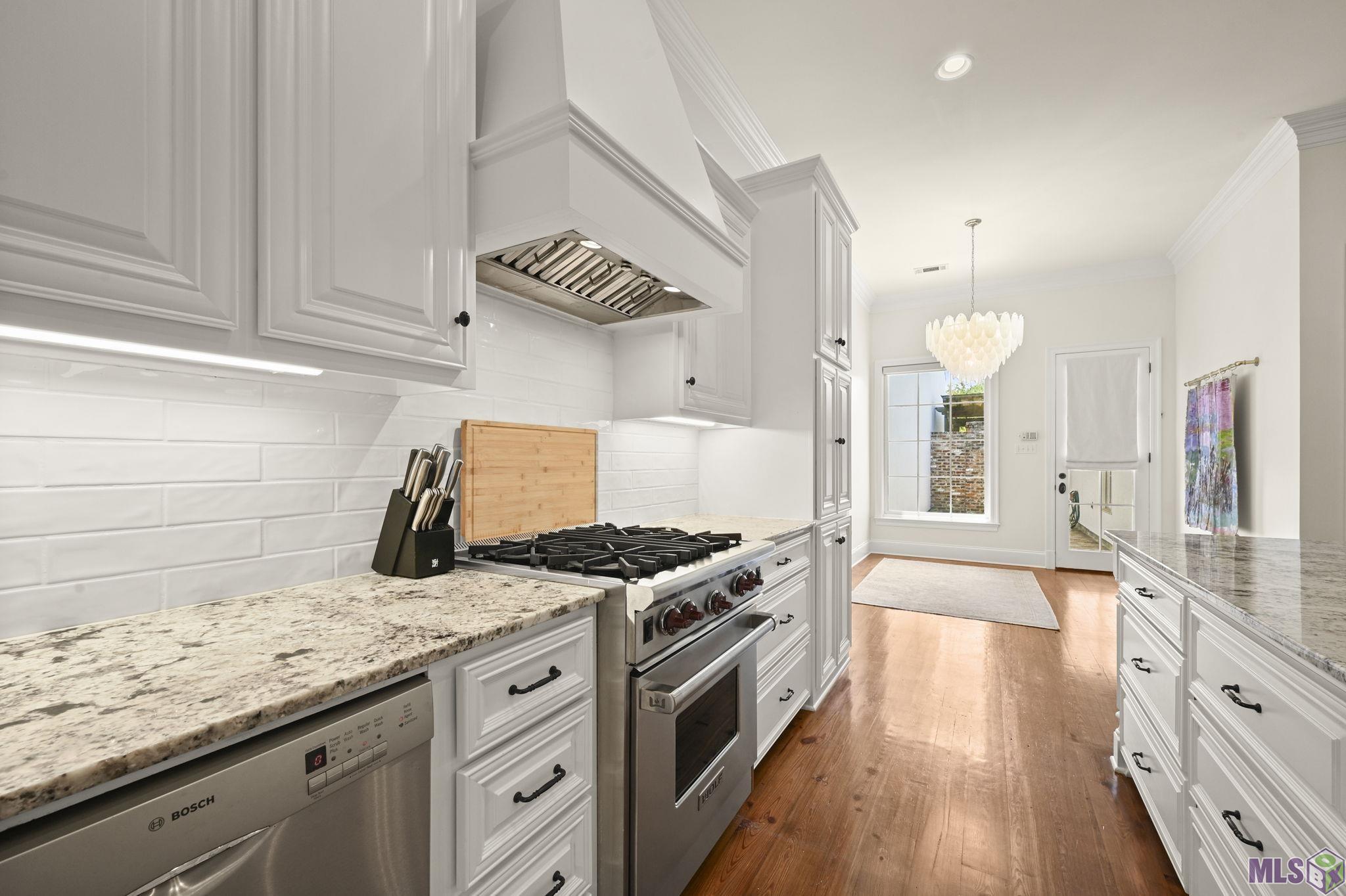 11534 Settlement Boulevard Baton Rouge, LA 70810 - Photo 6 of 19 Kitchen