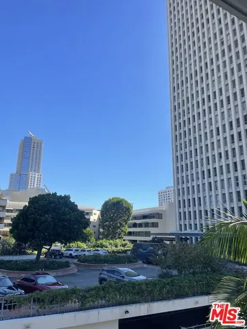 a view of a backyard space