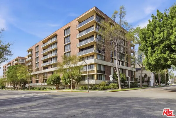 $10,500 | 211 South Spalding Drive, Unit 107N, Beverly Hills, CA 90212