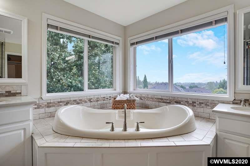 1444 Ranier Loop Northwest Salem, OR 97304 - Photo 5 of 15