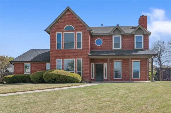 $455,000 | 500 Quail Cove Court, Hurst, TX 76054