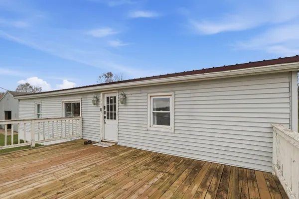$184,900 | 5691 East Coe Road, Shepherd, MI 48883