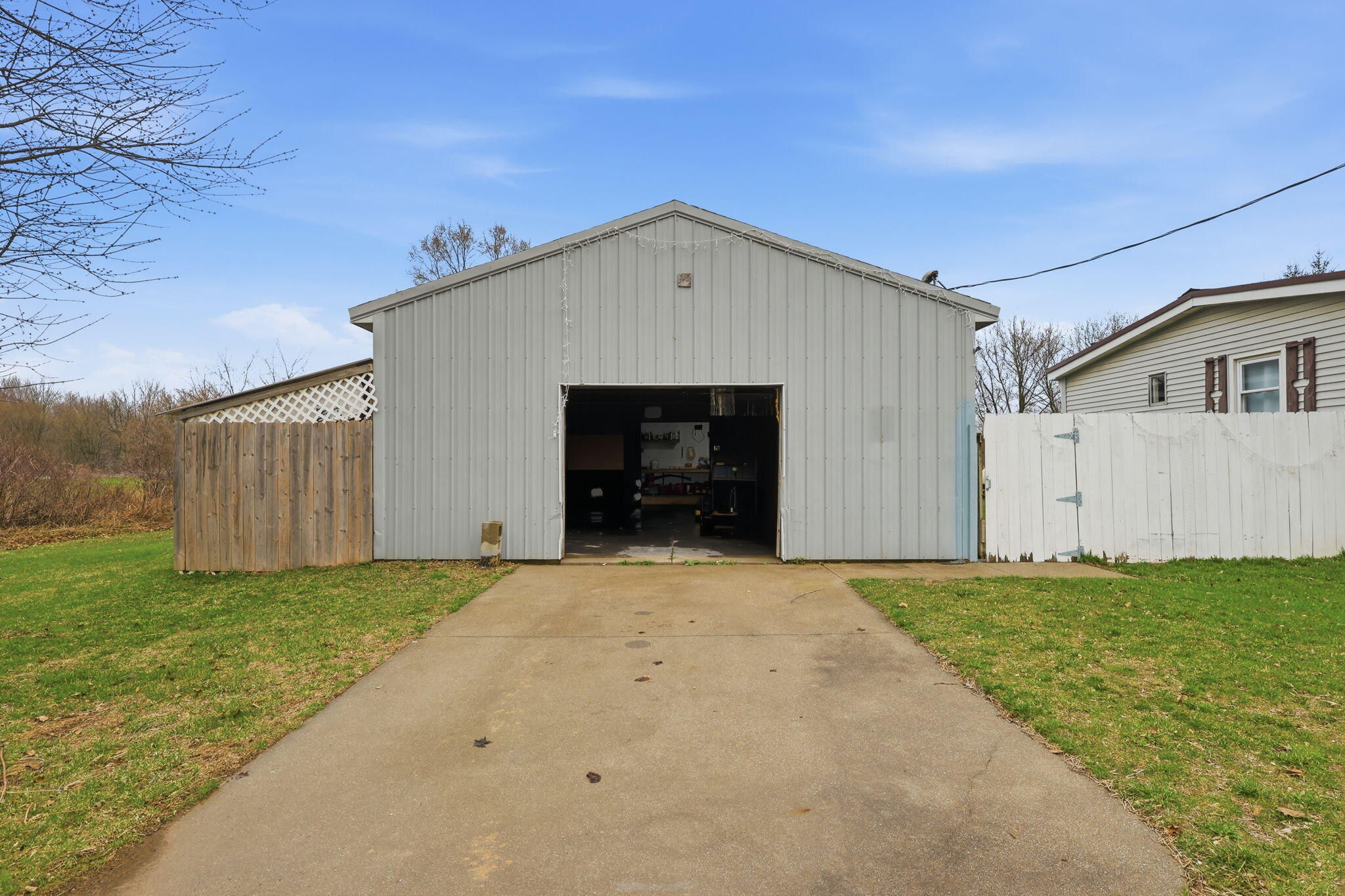 5691 East Coe Road Shepherd, MI 48883 - Photo 21 of 25 28-web-or-mls-025_2z6a7794 colin gipson-