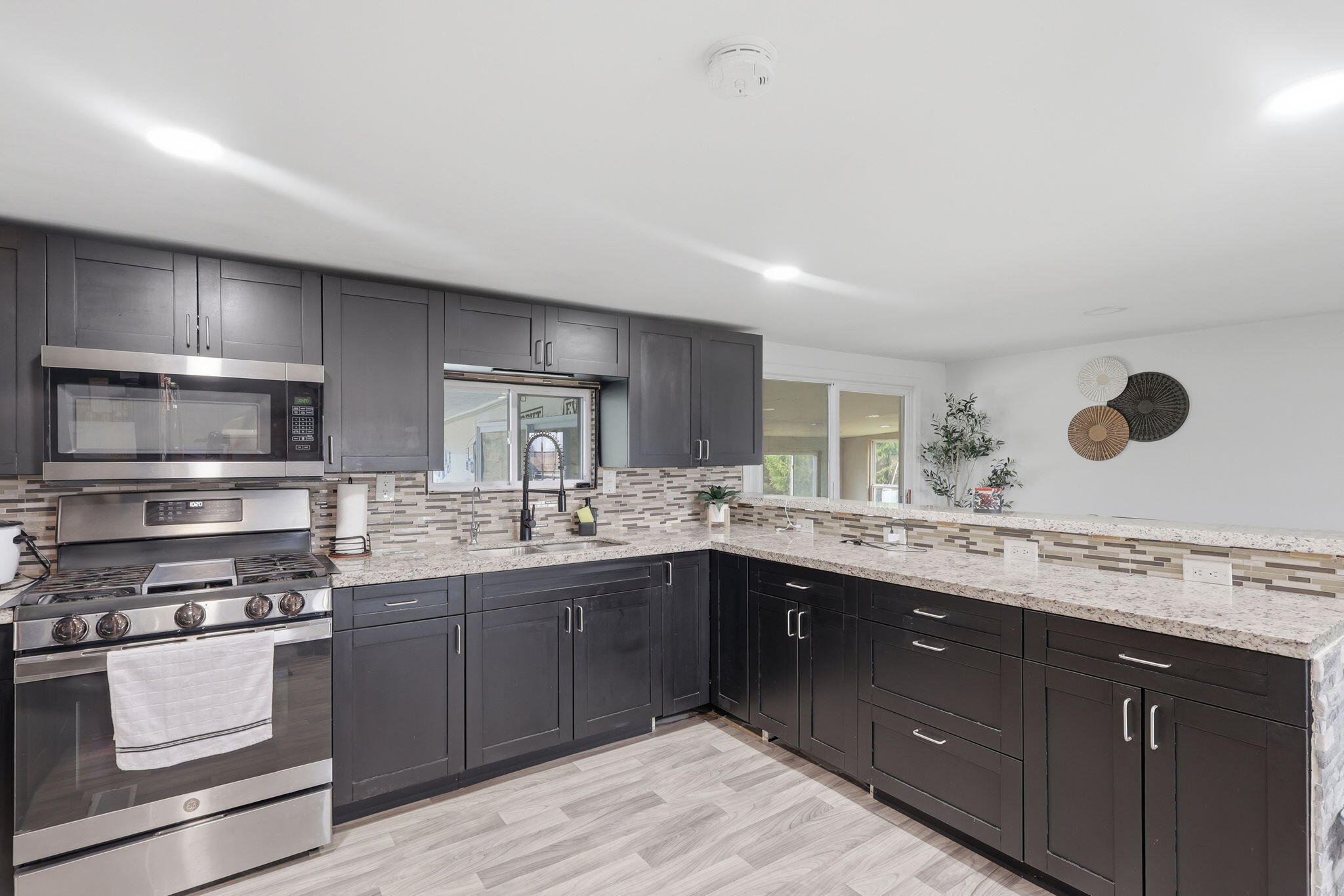 5691 East Coe Road Shepherd, MI 48883 - Photo 5 of 25 11-web-or-mls-007_2z6a7759 colin gipson-