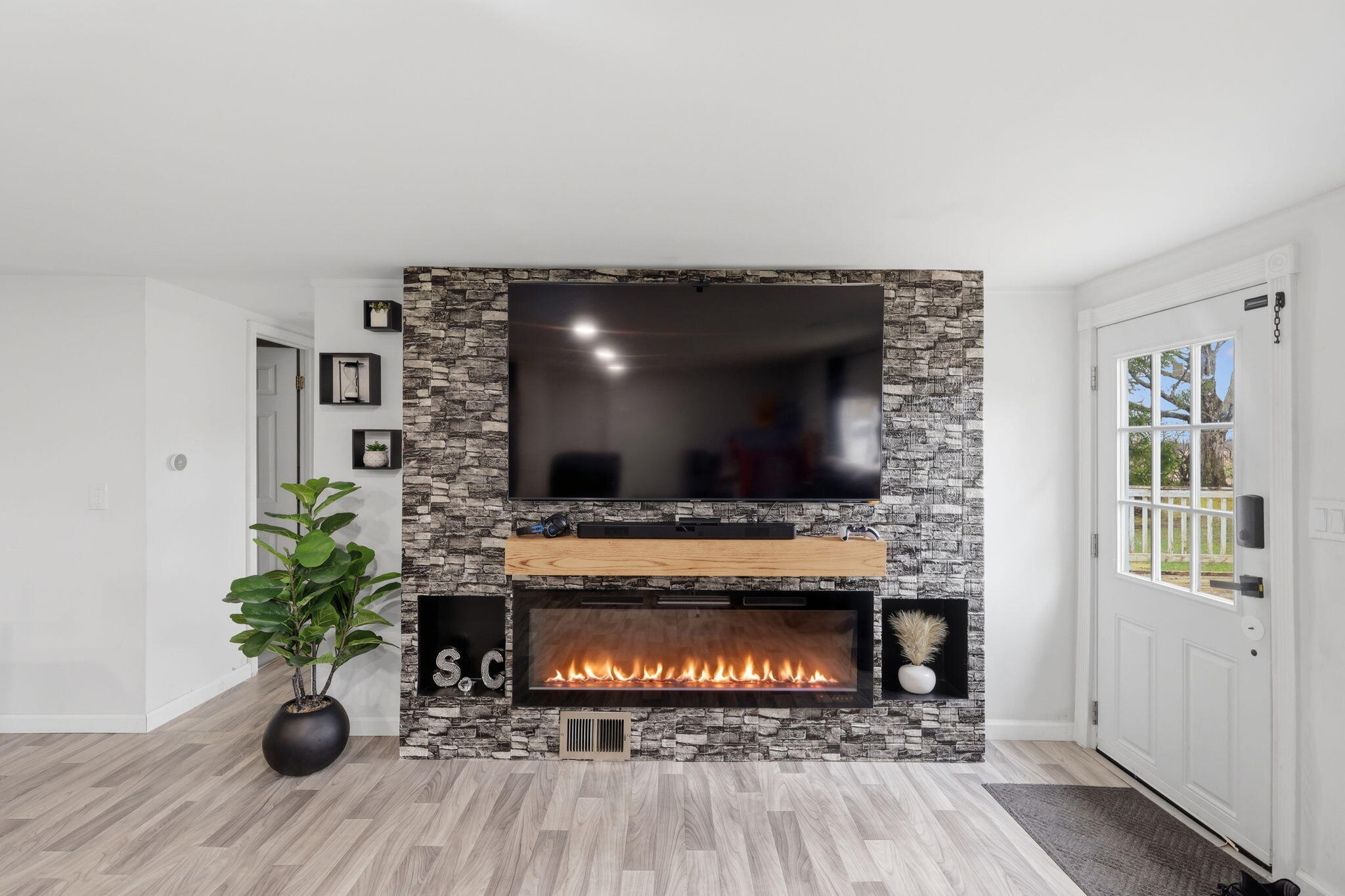 5691 East Coe Road Shepherd, MI 48883 - Photo 8 of 25 7-web-or-mls-004_2z6a7689 colin gipson-t