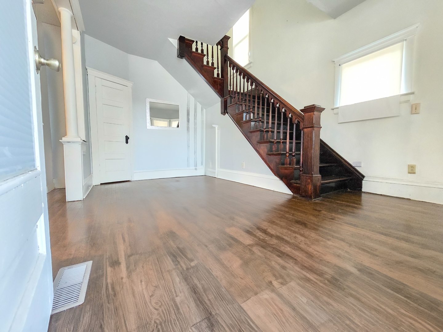 481 Division Street Elgin, IL 60120 - Photo 3 of 12