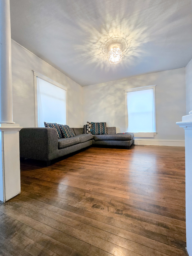 481 Division Street Elgin, IL 60120 - Photo 4 of 12