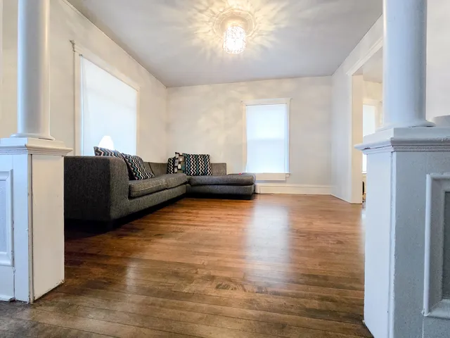 $2,200 | 481 Division Street, Elgin, IL 60120