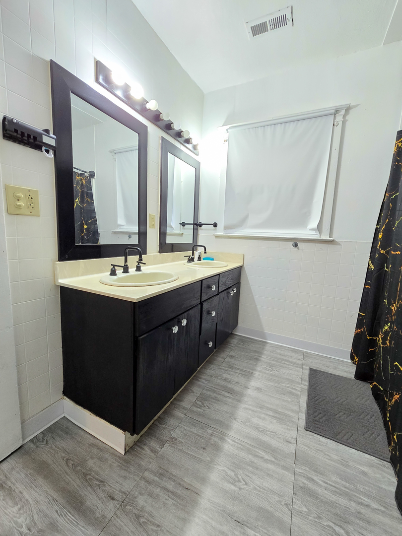 481 Division Street Elgin, IL 60120 - Photo 10 of 12