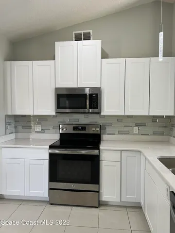 $2,500 | 440 River Grove Court, Merritt Island, FL 32953