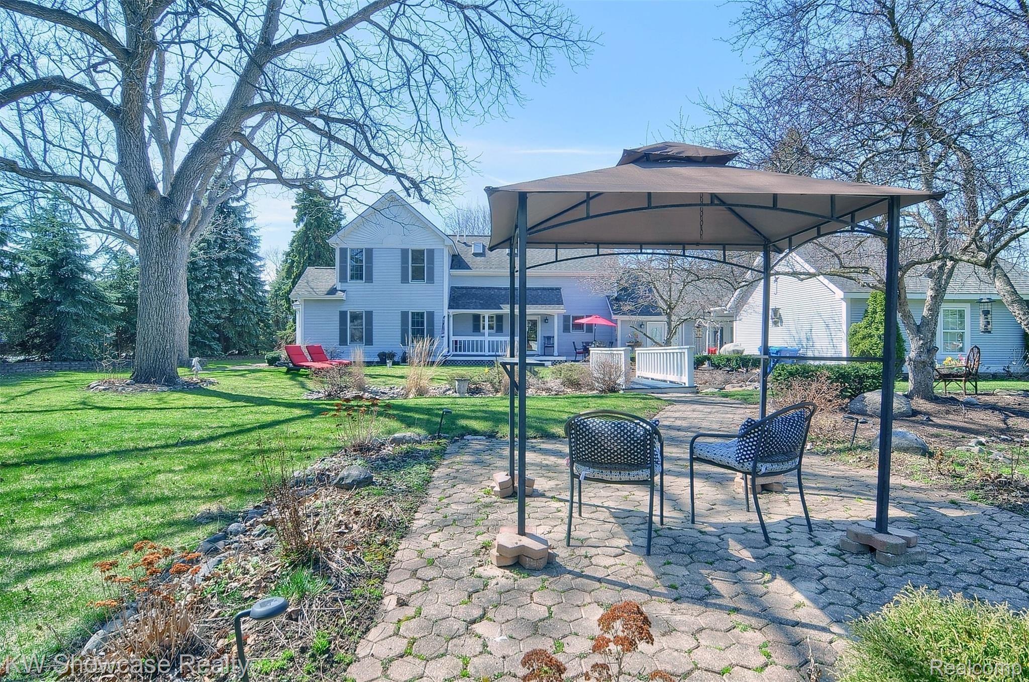 4073 Split Rail Lane Fenton, MI 48430 - Photo 36 of 37 37-Gazebo.jpg