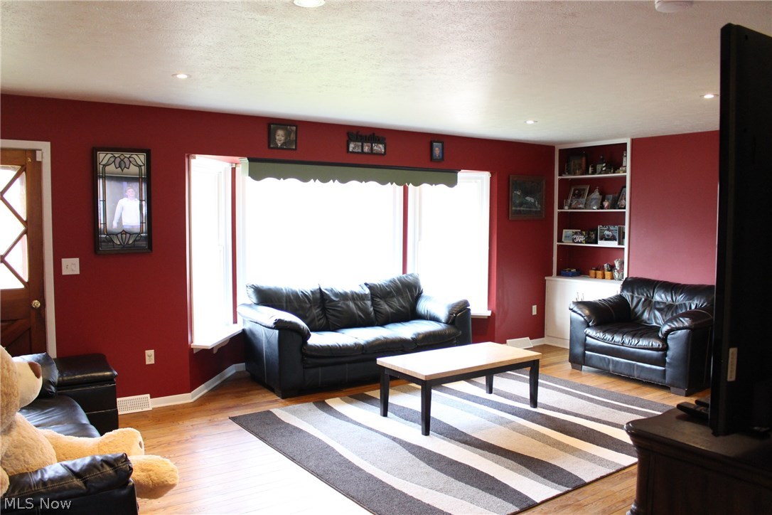 14495 Baker Road Madison, OH 44057 - Photo 8 of 34
