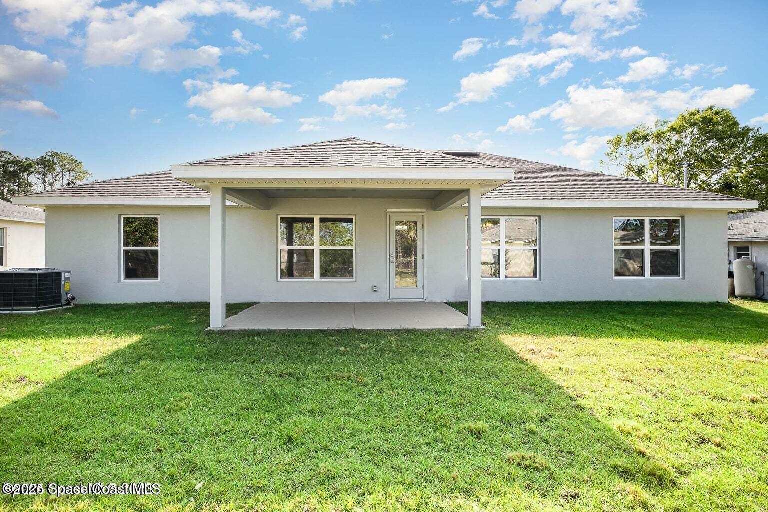 142 Saybrook Road Southwest Palm Bay, FL 32908 - Photo 2 of 15 IMG_4572