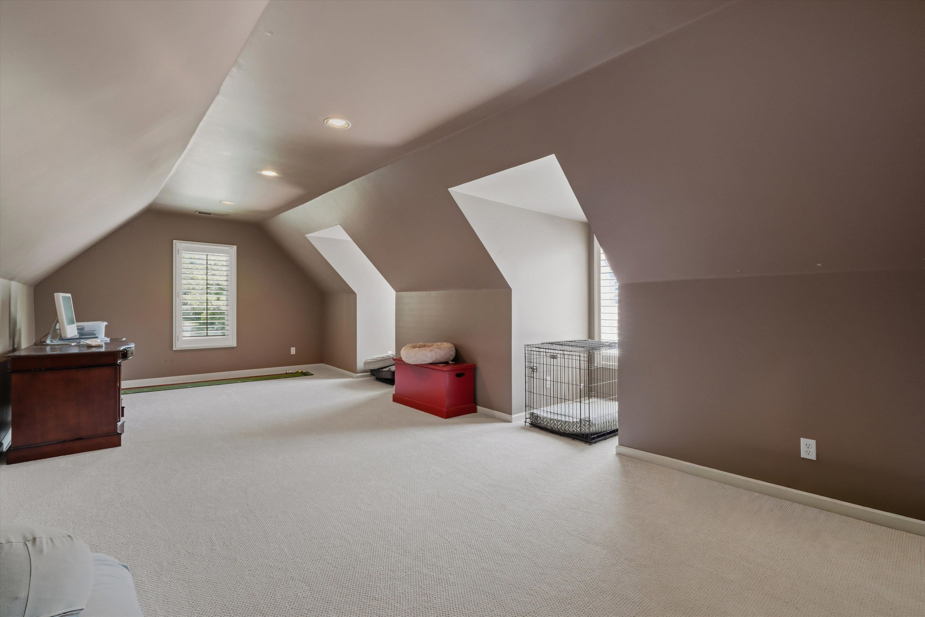 4710 Gwynne Road Memphis, TN 38117 - Photo 38 of 40 a view of a livingroom with wooden floor and furniture