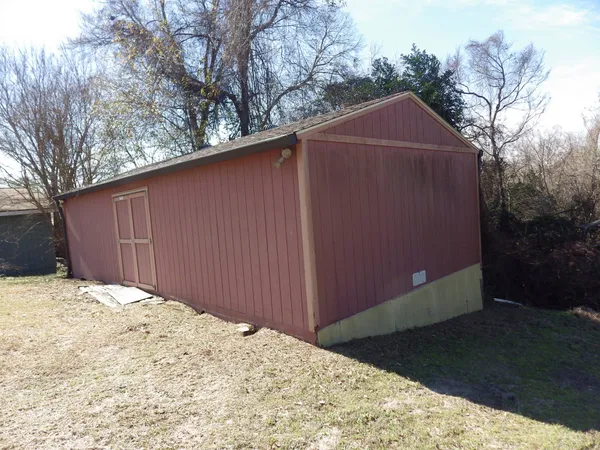 $199,900 | 17 South Lake Drive, Huntsville, TX 77320