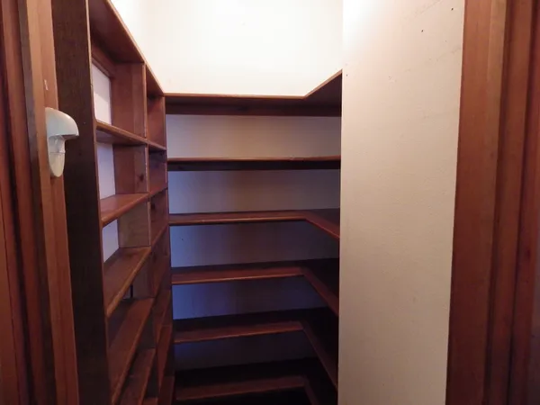 $199,900 | 17 South Lake Drive, Huntsville, TX 77320