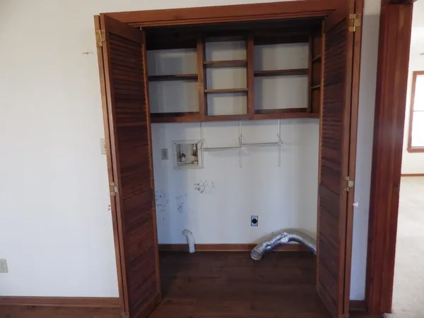 $199,900 | 17 South Lake Drive, Huntsville, TX 77320