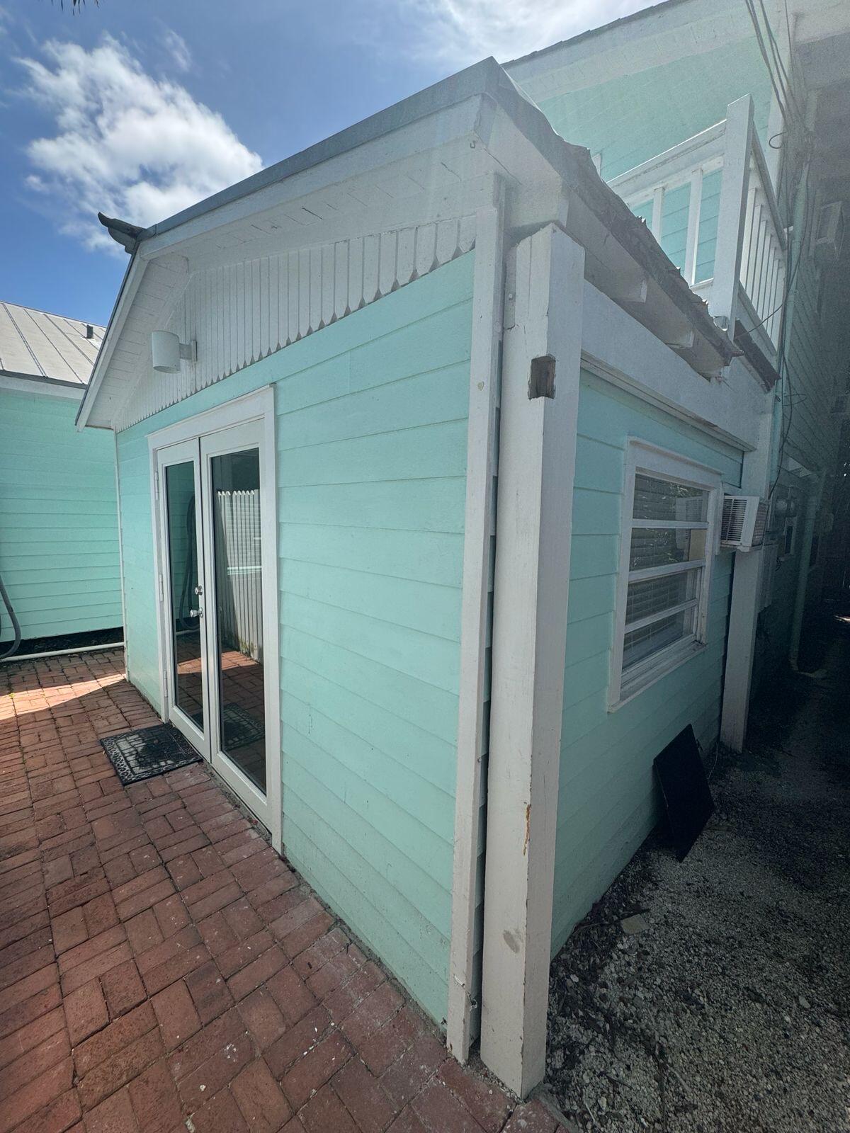 1022 Washington Street Key West, FL 33040 - Photo 18 of 23 front of first floor apartment