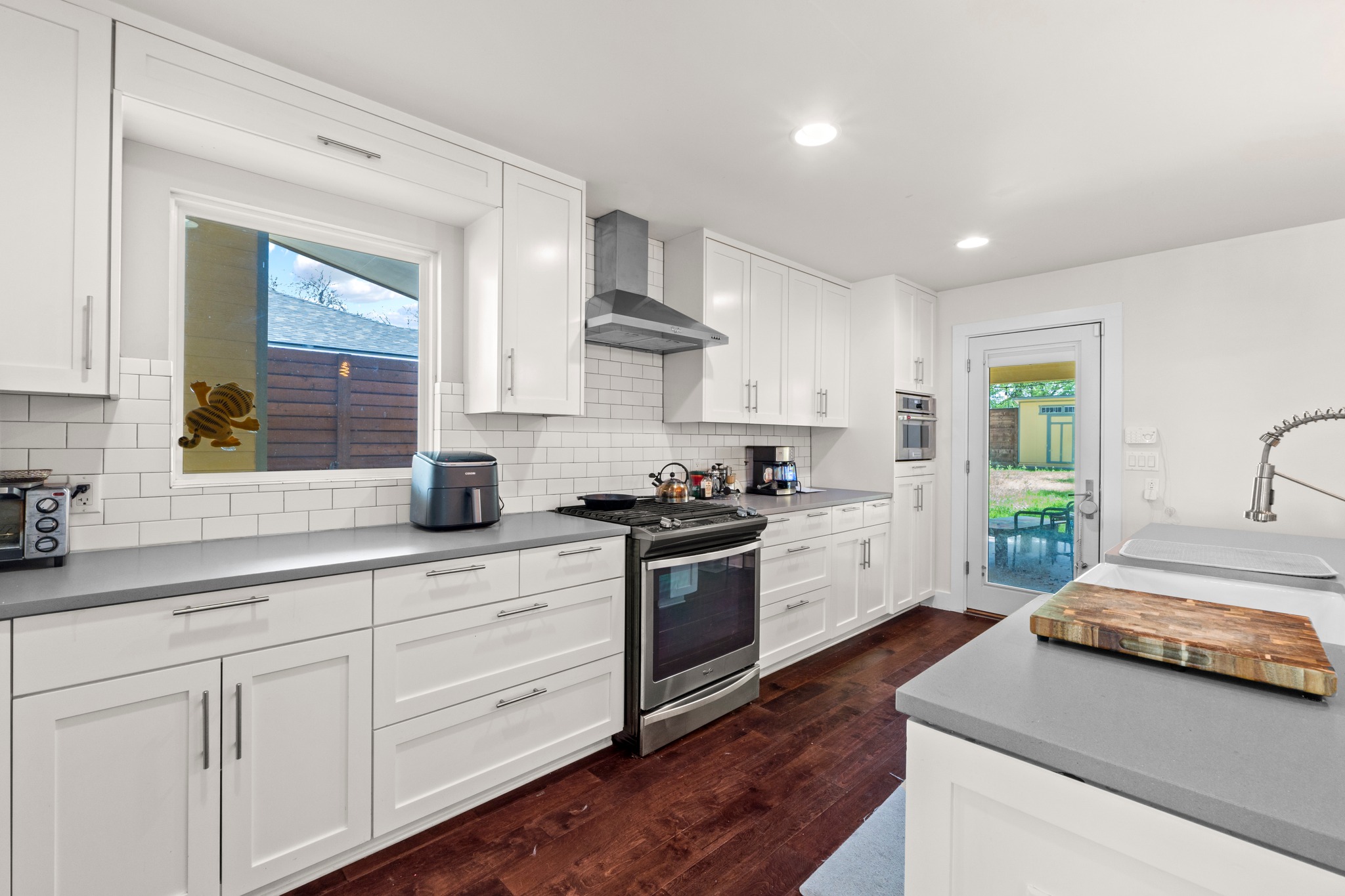 7501 Grover Avenue Austin, TX 78757 - Photo 14 of 39