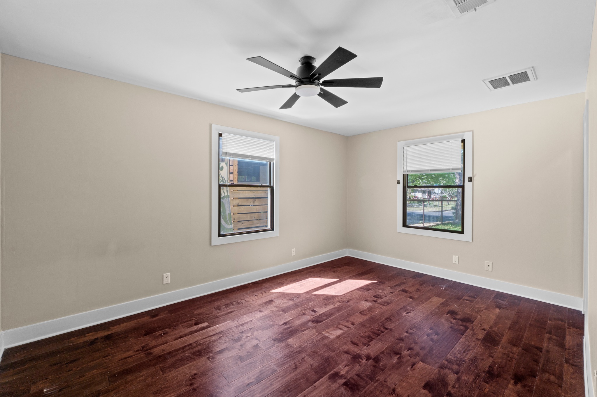 7501 Grover Avenue Austin, TX 78757 - Photo 23 of 39