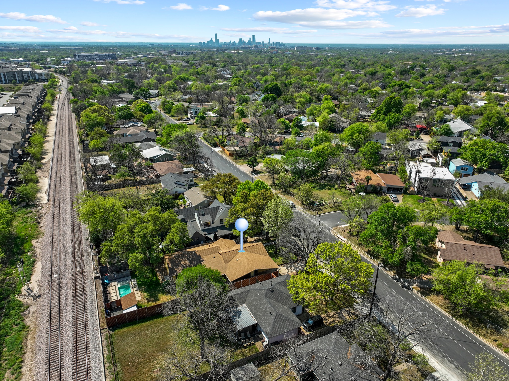 7501 Grover Avenue Austin, TX 78757 - Photo 31 of 39