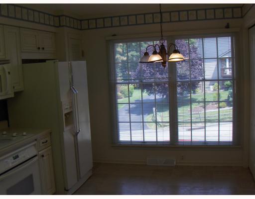 89 Unity Square Greensburg, PA 15601 - Photo 9 of 13 Kitchen. EAT IN KITCHEN