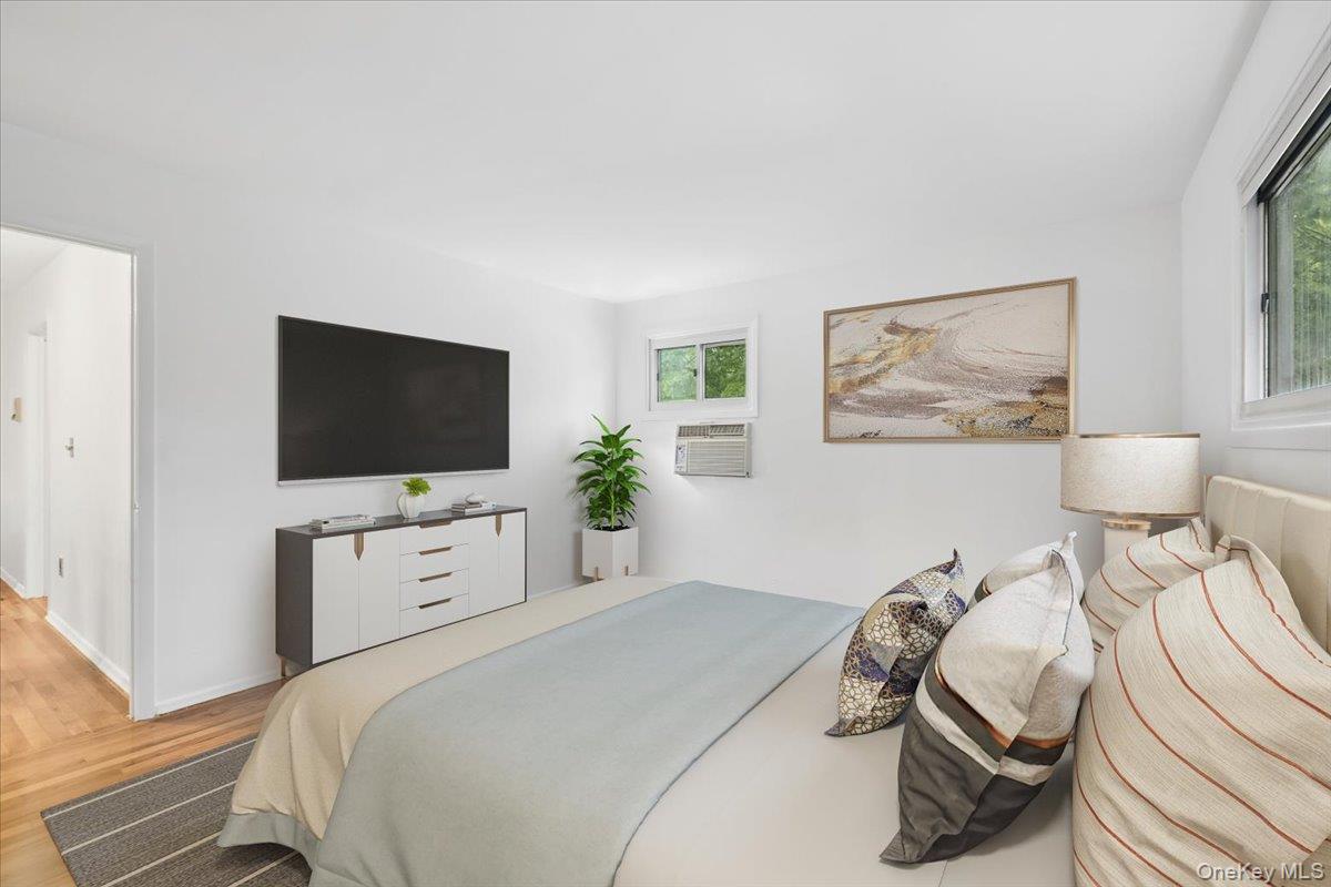 21 Tanglewood Road Scarsdale, NY 10583 - Photo 11 of 28 Photo is virtually staged