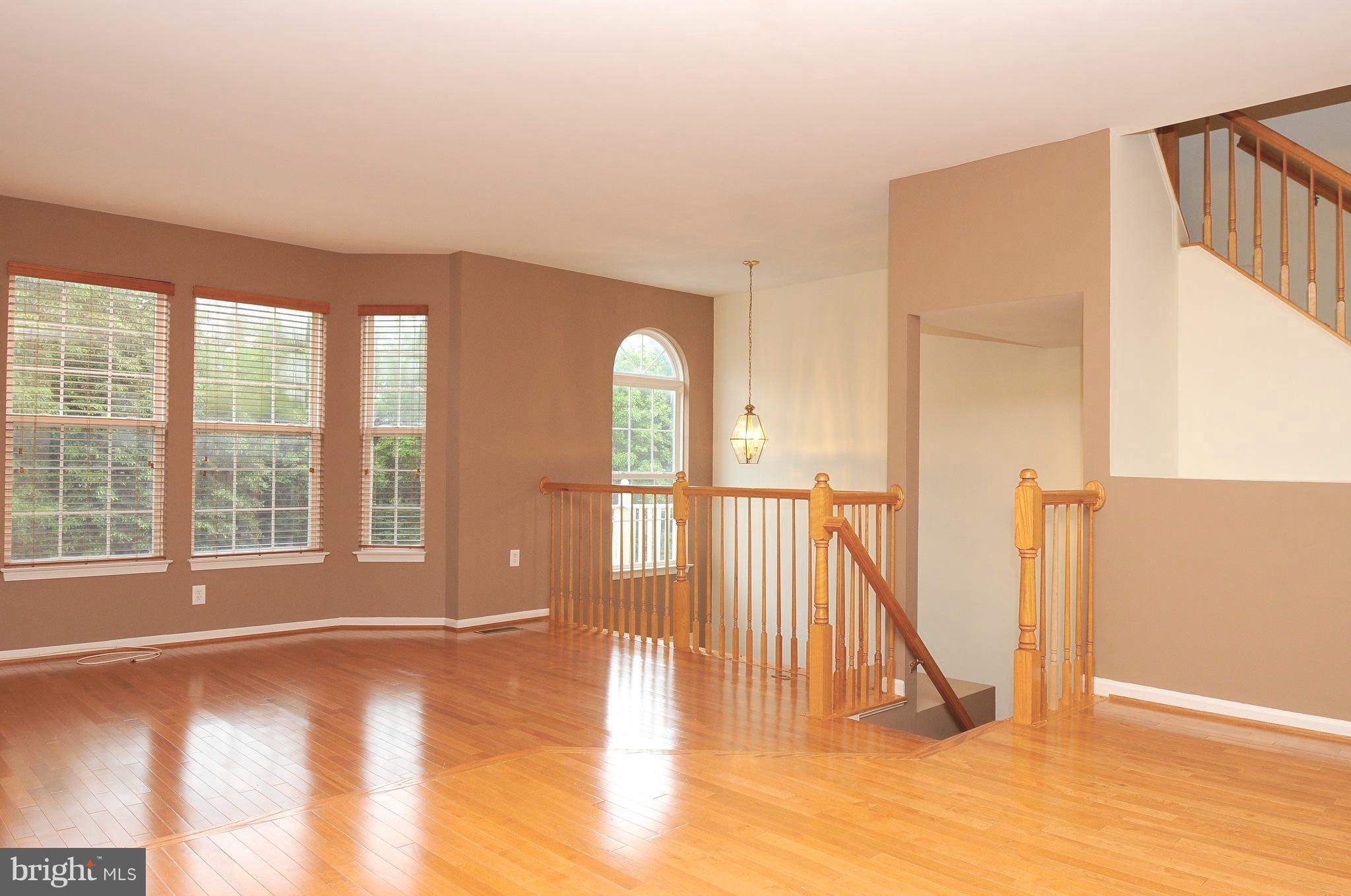 21451 Tamarack Ridge Square Sterling, VA 20164 - Photo 5 of 25 Gorgeous hardwoods