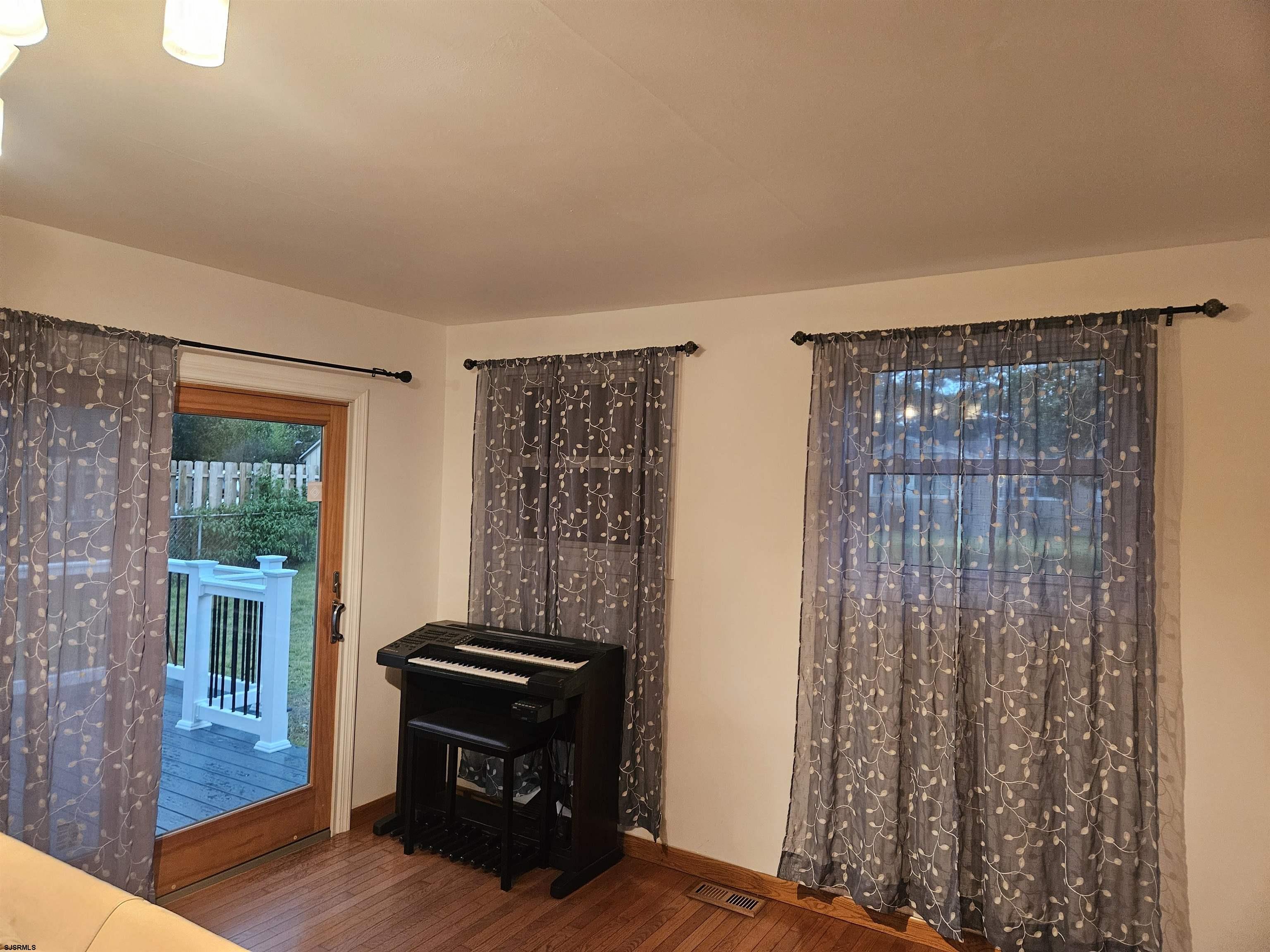 33 Mac Knight Drive Clementon, NJ 08021 - Photo 25 of 51 a living room with furniture and a window
