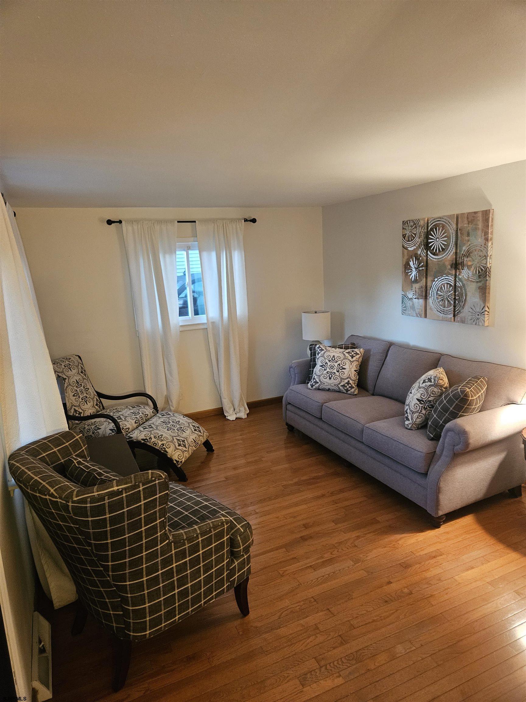 33 Mac Knight Drive Clementon, NJ 08021 - Photo 10 of 51 a living room with furniture and a couch