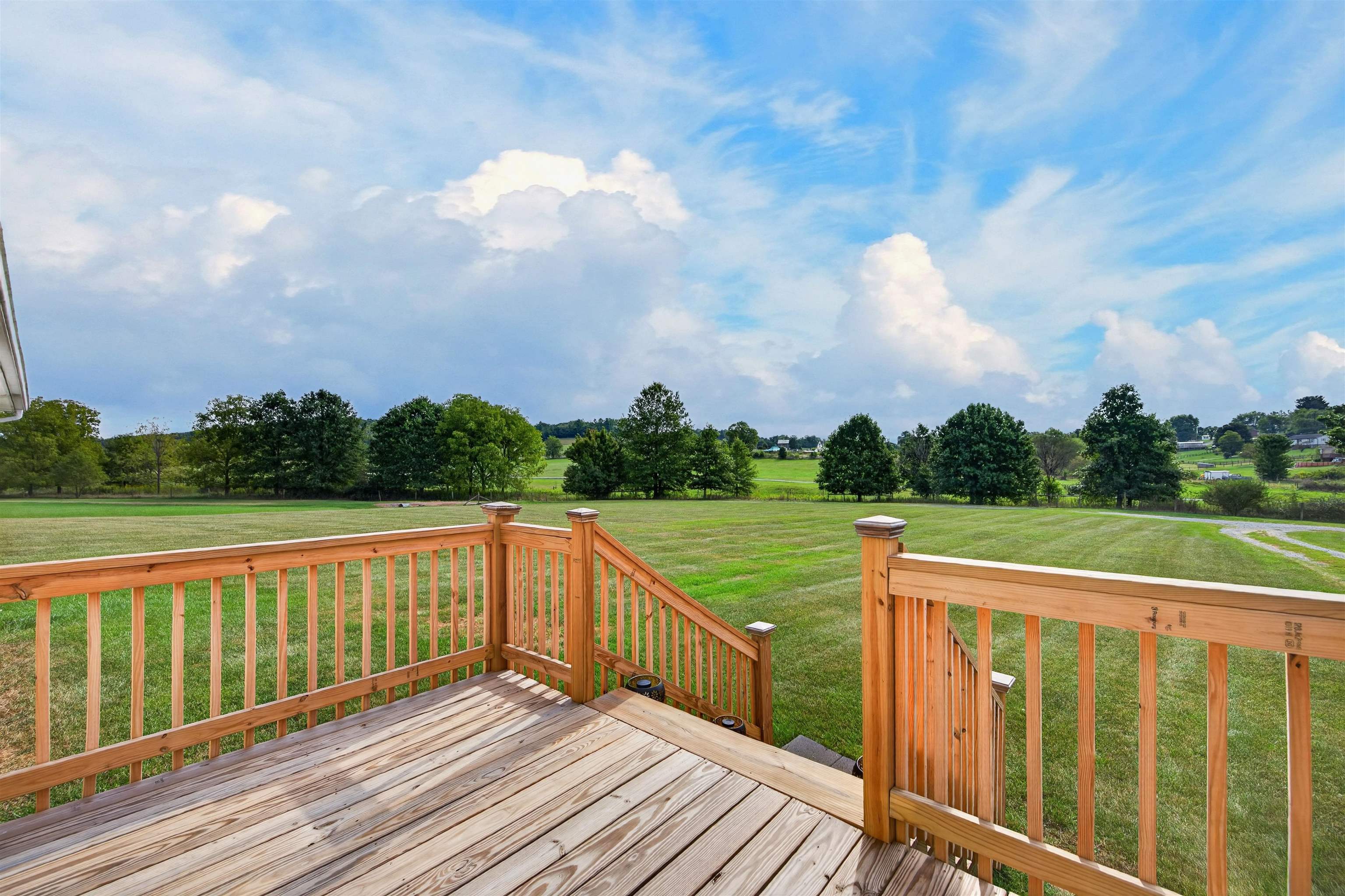 5096 Thornspring Road Pulaski, VA 24301 - Photo 10 of 68 Gallery Image 10