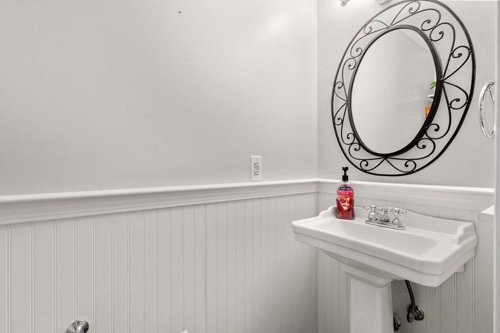 10 Payn Road Foxboro, MA 02035 - Photo 12 of 33 Gallery Image 12