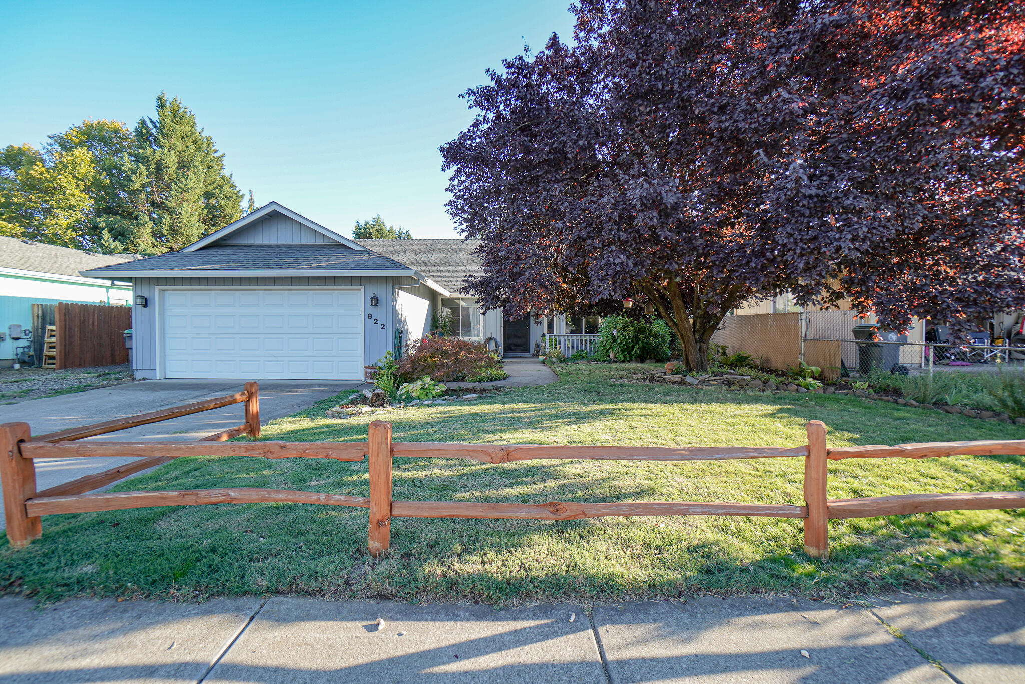 922 Hopkins Road Central Point, OR 97502 - Photo 1 of 24 DSC08864