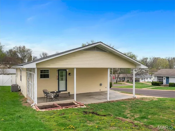 $279,900 | 701 Nora Street, Washington, MO 63090