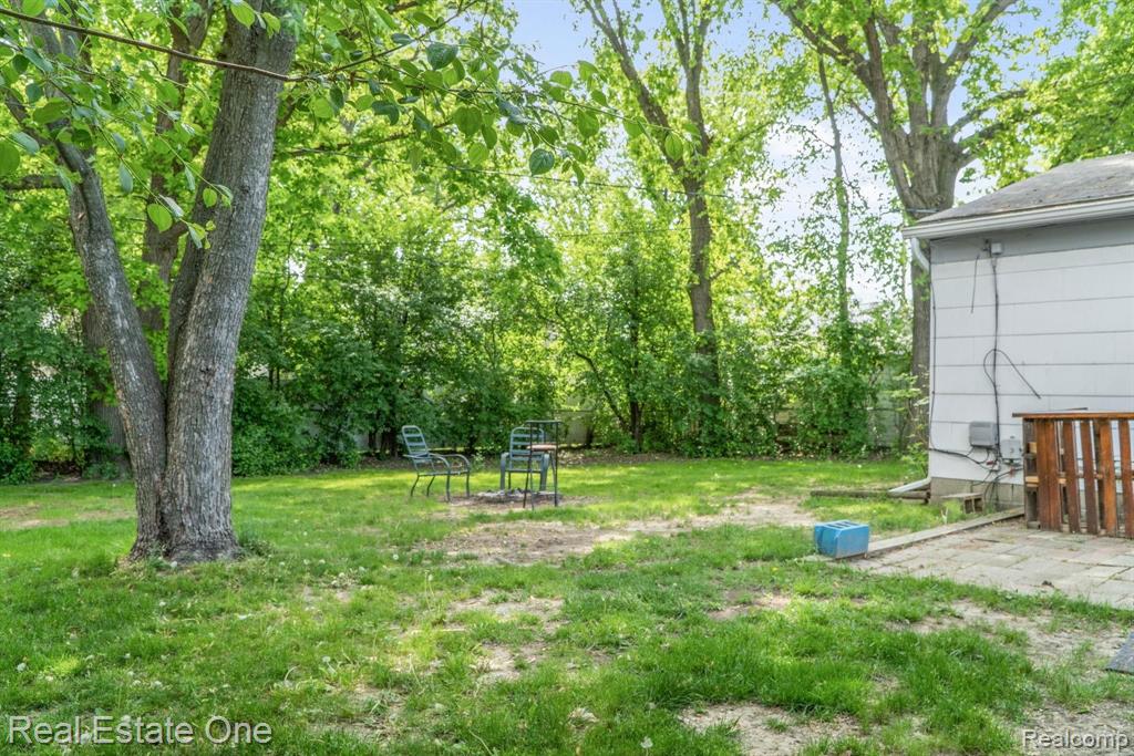 4044 Greenfield Road Berkley, MI 48072 - Photo 16 of 21